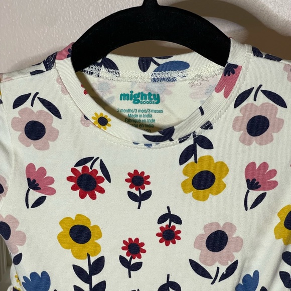 -Beautiful 3 month size dress - Picture 4 of 4